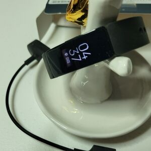 fitbit Black Fitness Tracker with Digital Display